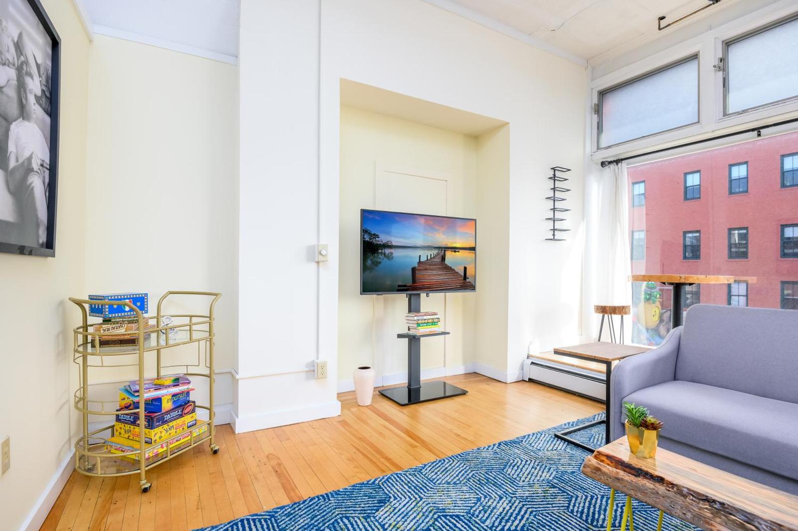 Amazing Historic Apartment With Spectacular City Views