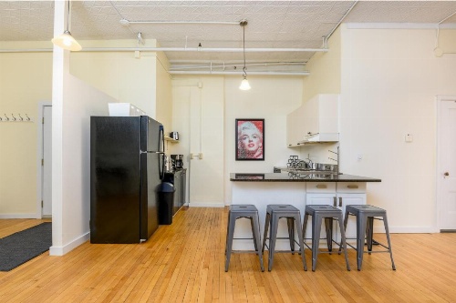 Amazing Historic Apartment With Spectacular City Views image 19