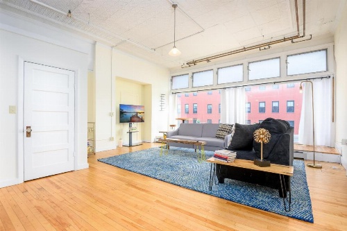 Amazing Historic Apartment With Spectacular City Views image 21