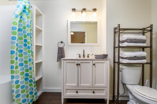 Amazing Historic Apartment With Spectacular City Views image 22