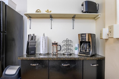 Amazing Historic Apartment With Spectacular City Views image 25