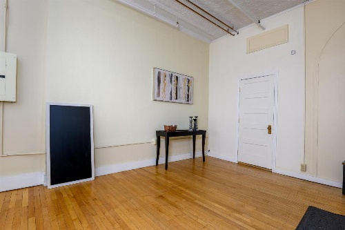 Amazing Historic Apartment With Spectacular City Views image 3